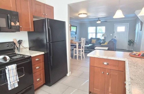 Garfield Apartment | 13th Pl Left · Charming Apt |Downtown|Phoenix|Historic|Patio
