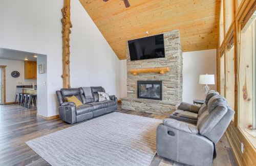 Garden City House | 14 Mi to Beaver Mountain Ski Area Group Getaway!