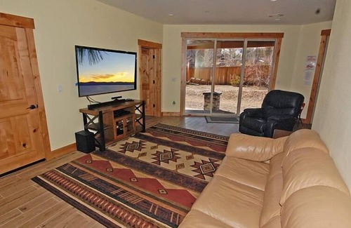 Mountain View Estates House | 1442 Mt Rainier Drive