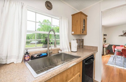 Coosa County House | 15 acres, hot tub, pond, creek, pet friendly!