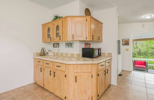 Coosa County House | 15 acres, hot tub, pond, creek, pet friendly!