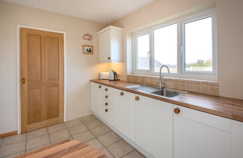 Bwlchtocyn House | 15 Lon Cernyw - Three Bedroom House, Sleeps 8