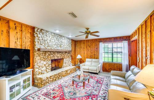 Ocala House | 15 Mi to World Equestrian Center Home with Yard!