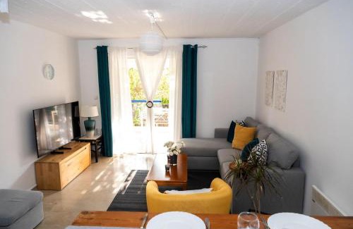 Porto Rafti Apartment | 15 minutes from Athens airport