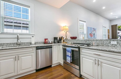 Irish Channel House | 15% OFF Monthly | 10% OFF Weekly-Spacious 5BR Near Magazine St & Uptown