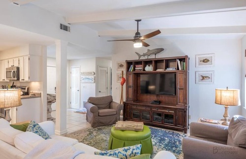 North Forest Beach House | 150 Jacana (Formerly 10 Jacana) Steps to the Beach, Pet Friendly