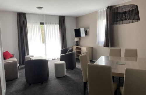 Eaux-Bonnes Apartment | 150m from ski slopes, 1st floor, view mountain/resort, swimming pool, terrace, tv, ski locker, 65m²