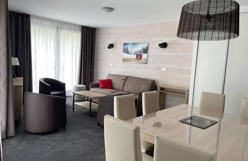 Eaux-Bonnes Apartment | 150m from ski slopes, 5th floor, view mountain, swimming pool, terrace, tv, ski locker, 74m²