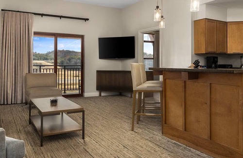 Sevierville Resort | 1567 sq ft 3-bedroom 2-bath resort with WiFi and heated indoor water park