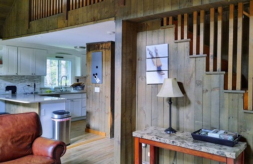 Franconia House | 157SL Peaceful Franconia Notch forest retreat near Cannon; privacy, and comfort - Dog Friendly!
