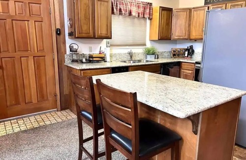 Cold Springs Cabin | <15min to Dodge Ridge. Cozy cabin with game room, fire pit and wifi!