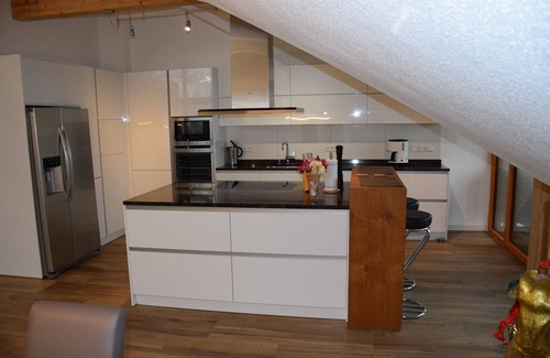 Munchen District Apartment | 160 sqm gallery apartment in a quiet hamlet southeast of Munich (MVV area)