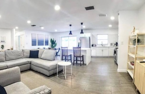 Egypt Lake-Leto House | #17 @Executive King Bed Home by Joyful Moments