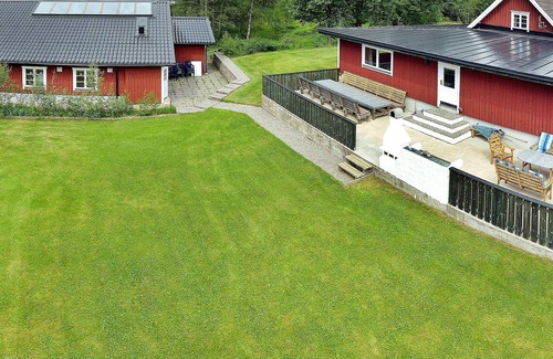 Mellerud House | 17 person holiday home in MELLERUD-By Traum