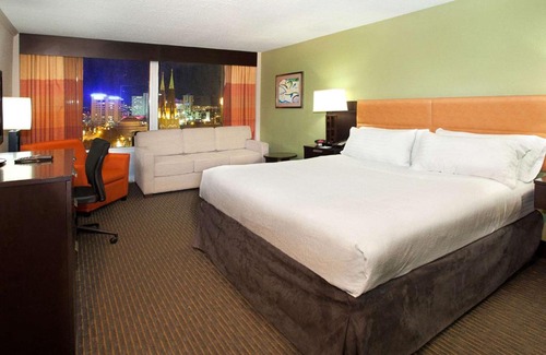 Downtown Tulsa Hotel | 17 West Hotel, Ascend Hotel Collection