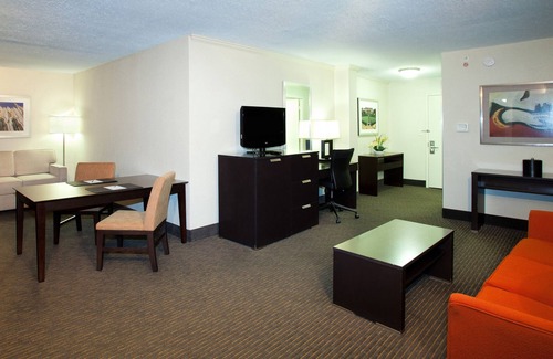 Downtown Tulsa Hotel | 17 West Hotel, Ascend Hotel Collection
