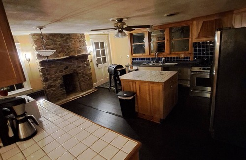 Gettysburg Cabin | 1798 historic log cabin and 3 acres in Gettysburg you can rent privately.