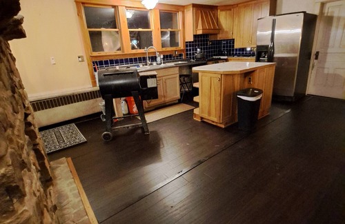 Gettysburg Cabin | 1798 historic log cabin and 3 acres in Gettysburg you can rent privately.