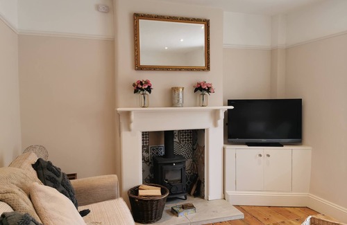 Chipping Norton Cottage | 17th Century Borough Cottage -heart of Chipping Norton. Family and pet friendly!