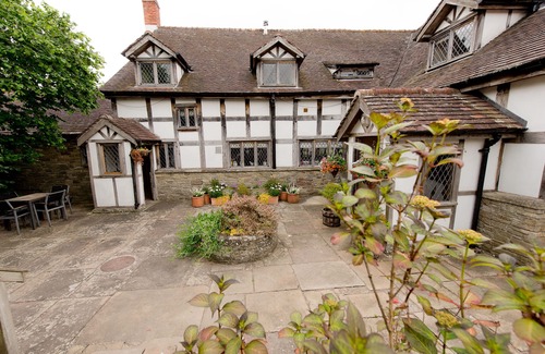 Eardisland House | 17th Century Manor House in Herefordshire village