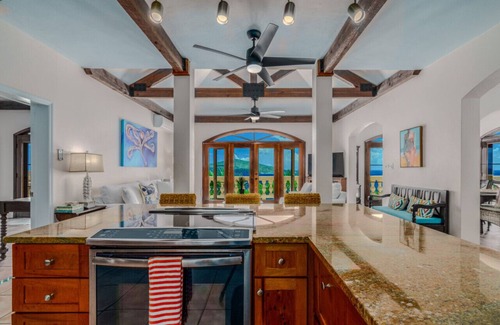 Estate Lovenlund Villa | 180º views, gated neighborhood. $1000 credit for a full day private boat charter!
