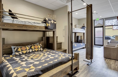 New Castle Hotel | 1892 suite at Ore House Inn