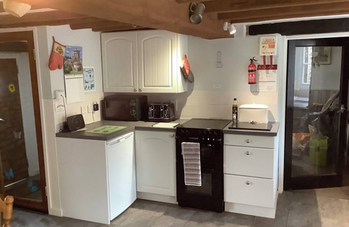Northleach Cottage | 18th century cottage 2 minutes walk to pubs, shops, restaurants and play park