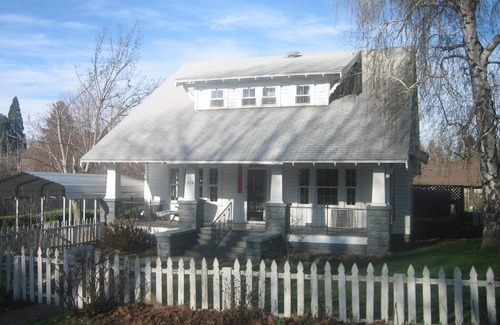 Yakima House | 1920's Farmhouse