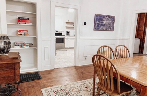 Tulsa House | 1920's Quaint Living. GatheringPlace/Expo/TU/Downtown. 2 King Bds/Arcade games!