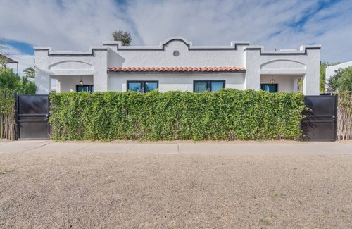 Tucson Villa | 1926 Historic Duplex/Near U of A/1 BR & 1 BA