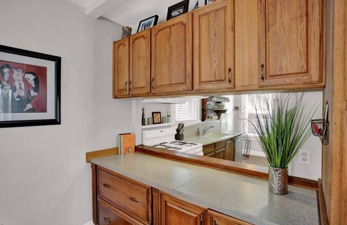 Gainesville House | 1940 cottage seen on FYI, 2bd 2ba
