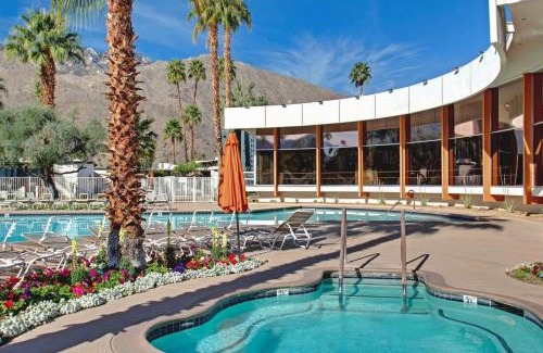 Twin Palms House | 1957 Modern Hideaway