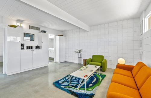 Twin Palms House | 1957 Modern Hideaway