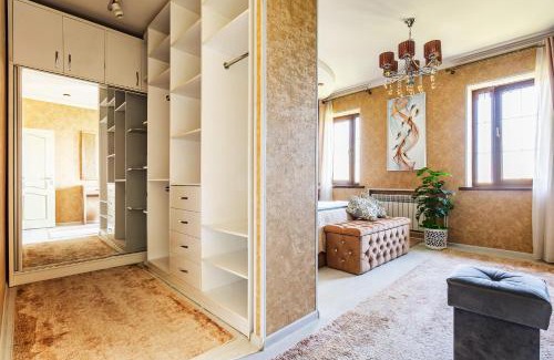 Tashkent Apartment | 198 Expansive apartment with stunning views of downtown, next to GRAND MIR HOTEL