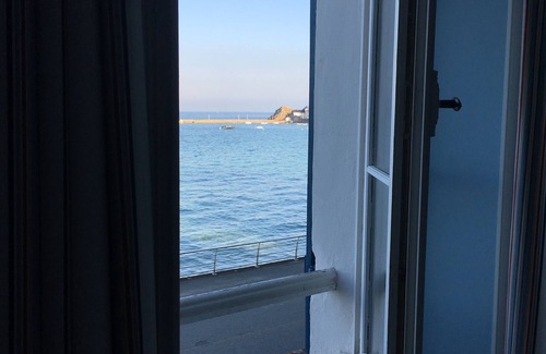 Pleneuf-Val-Andre House | 19th century house with character, garden and sea front side
