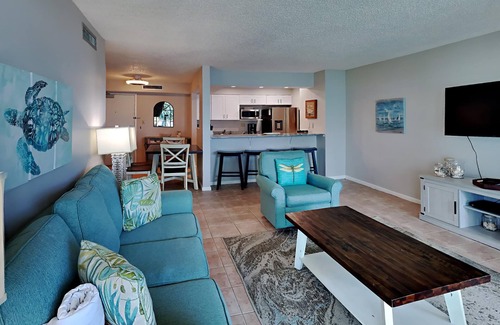 Villa Sabine Condo | 1BD/1BA Condo on Bay + Beach Across | Pet-Friendly with Resort Amenities