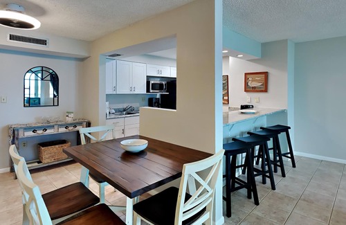 Villa Sabine Condo | 1BD/1BA Condo on Bay + Beach Across | Pet-Friendly with Resort Amenities