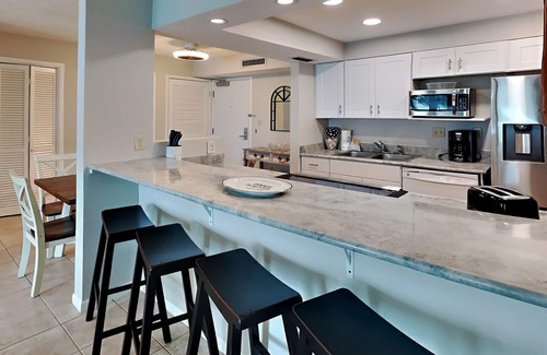 Villa Sabine Condo | 1BD/1BA Condo on Bay + Beach Across | Pet-Friendly with Resort Amenities