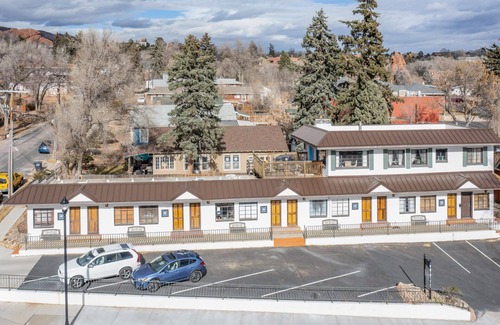 West Colorado Springs Cabin | 1BD Cozy Suiterestaurants & Hiking!dogs Welcome