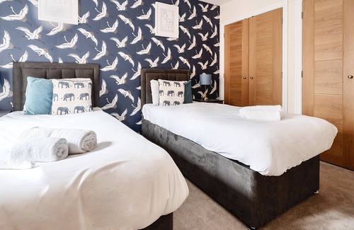 Basingstoke Apartment | 1Bed 1Bath APT in Basingstoke Town Center by FPM