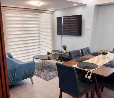 San Fernando Apartment | 1BEDROOM Unit at Azure north With Netflix up to 6PAX