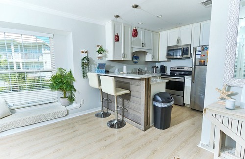 Miramar Beach Condo | 1br/1ba, A Minutes Walk From the Beach!