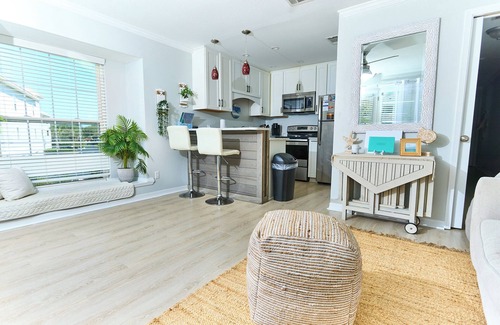 Miramar Beach Condo | 1br/1ba, A Minutes Walk From the Beach!