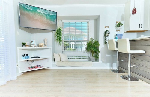 Miramar Beach Condo | 1br/1ba, A Minutes Walk From the Beach!