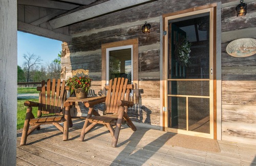 Helmsburg Cabin | 1BR, 1BA Log Cabin