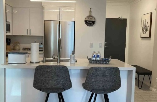 Fort York Condo | 1BR Condo DWTN Toronto-free Parkin, Gym & Pool