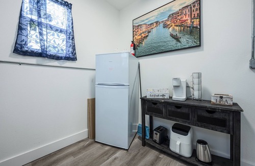 South Pensacola Cottage | 1BR Cozy & Convenient Near All Pensacola Offers