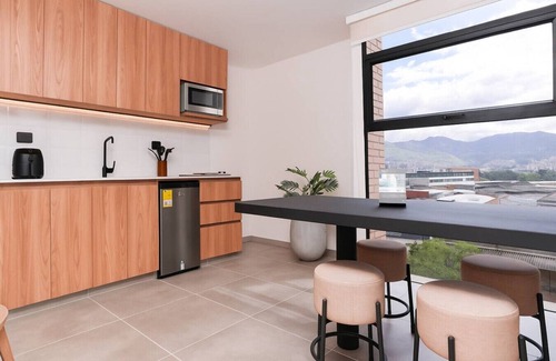 San Diego Apartment | 1BR + Jacuzzi - El Poblado, Coworking Ready