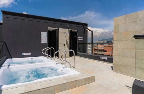 San Diego Apartment | 1BR + Jacuzzi - El Poblado, Coworking Ready