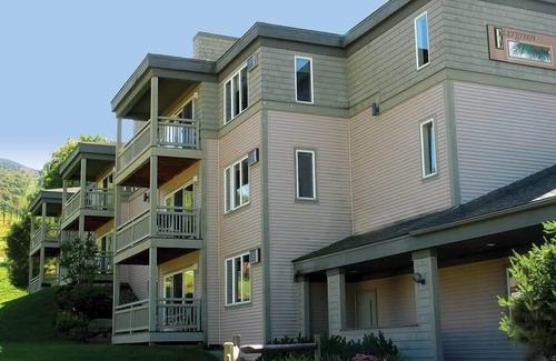 Jeffersonville Condo | 1br+ Smuggler's Notch - Ski, Swim, Hike!